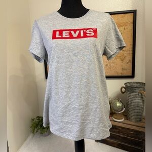 Levi’s women’s tee large